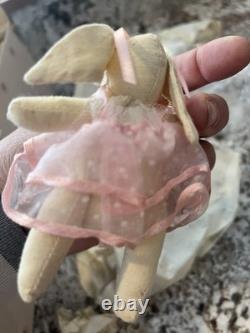 New In Box Ashton Drake Gwendolyn Porcelain Doll Bunny COA Stand attic Smell