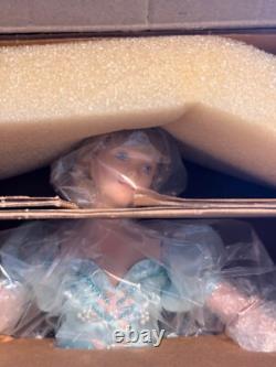 RARE 1998 The Ashton-Drake Galleries LARA Porcelain Ballerina Doll-Musical Stand