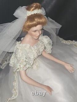 RARE. ANJELICA By Cindy McClure Ashton Drakes Porcelain Bride Doll MINT/BOX