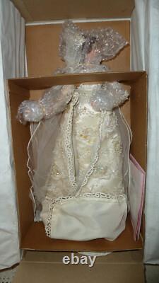 RARE Ashton Drake Cindy McClure Caroline doll, 18, Stunning
