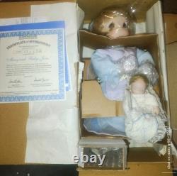 THE HOLY FAMILY #92401 Ashton Drake Precious Moments COME LET US ADORE HIM NIB