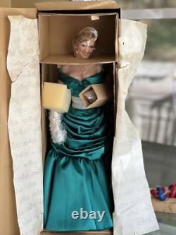 The Ashton-Drake Galleries, Princess Diana, Royal Portrait, Retired. 1998. New