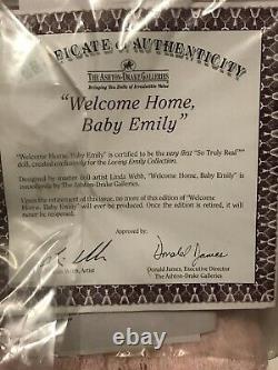 The Ashton-Drake Galleries So Truly Real Vinyl DollWelcome Home, Baby Emily(29)