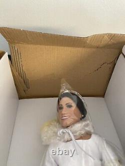 The Ashton Drake Meghan Markle Royal Wedding Porcelain Bride Doll NEW