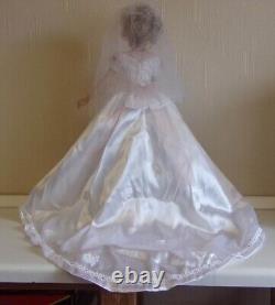 The Ashton Drake galleries Paulette porcelain bride doll 2001