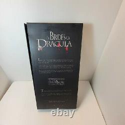 The Brides of DRACULA Lucy ASHTON DRAKE INTEGRITY TOYS Fashion Royalty