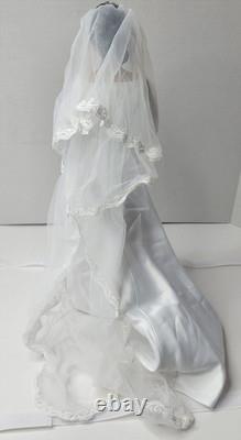 The Danbury Mint Princess Meghan Markle Bride Doll New Read