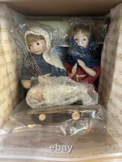 Vintage 1993 The Ashton-Drake Galleries The Holy Family Nativity Scene Dolls