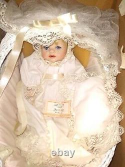 Vintage- 1996 Ashton Drake Little Lacy Sleepyheads collection W Bassinet RARE