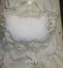 Vintage- 1996 Ashton Drake Little Lacy Sleepyheads collection W Bassinet RARE