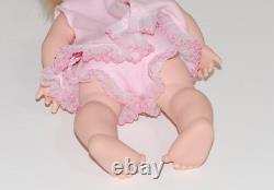 Vintage Ashton Drake 2002 Bewitched Tabatha Doll w COA & Reg Card