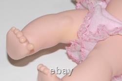 Vintage Ashton Drake 2002 Bewitched Tabatha Doll w COA & Reg Card