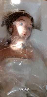 Winter splendor bride doll Ashton drake NIB w COA